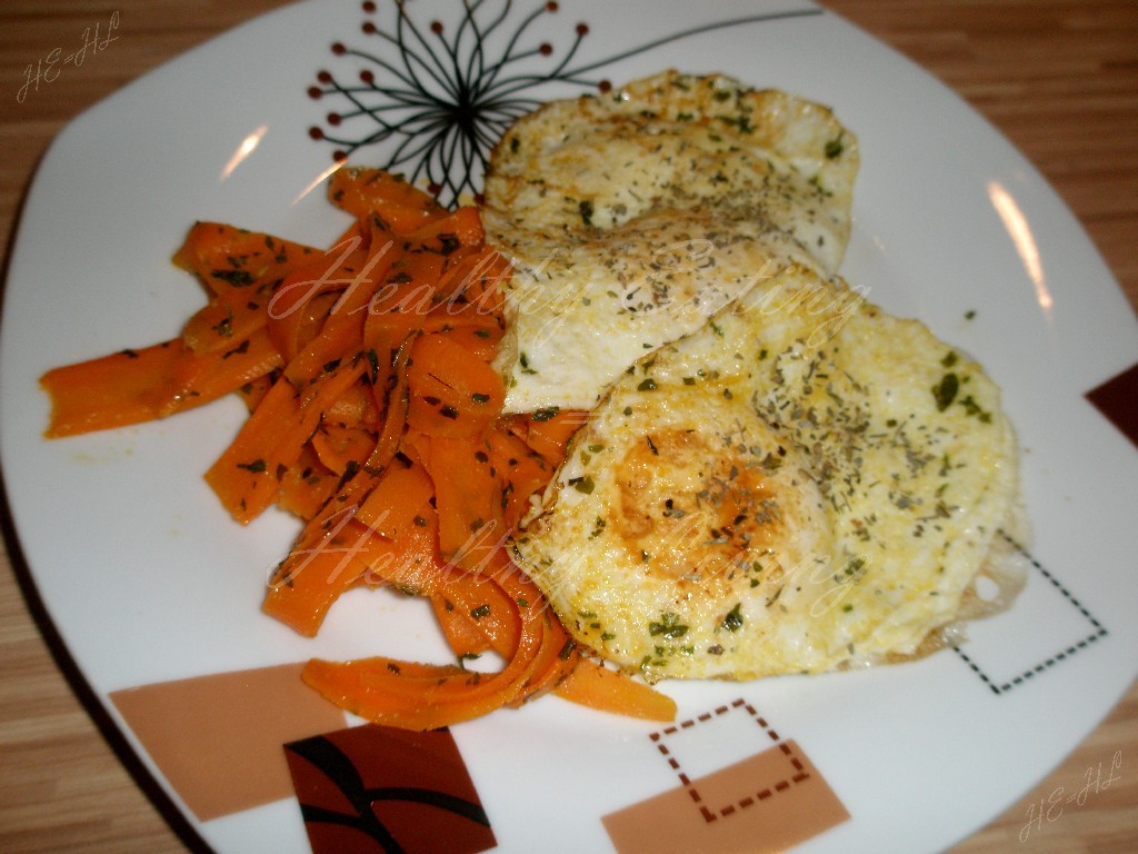 Stewed carrot and fried eggs