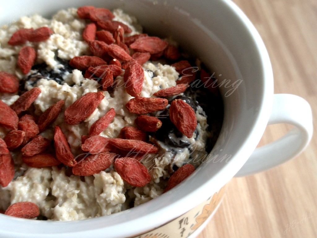 Oatmeal with dried fruits