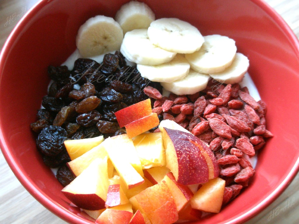 Cottage cheese with fruits