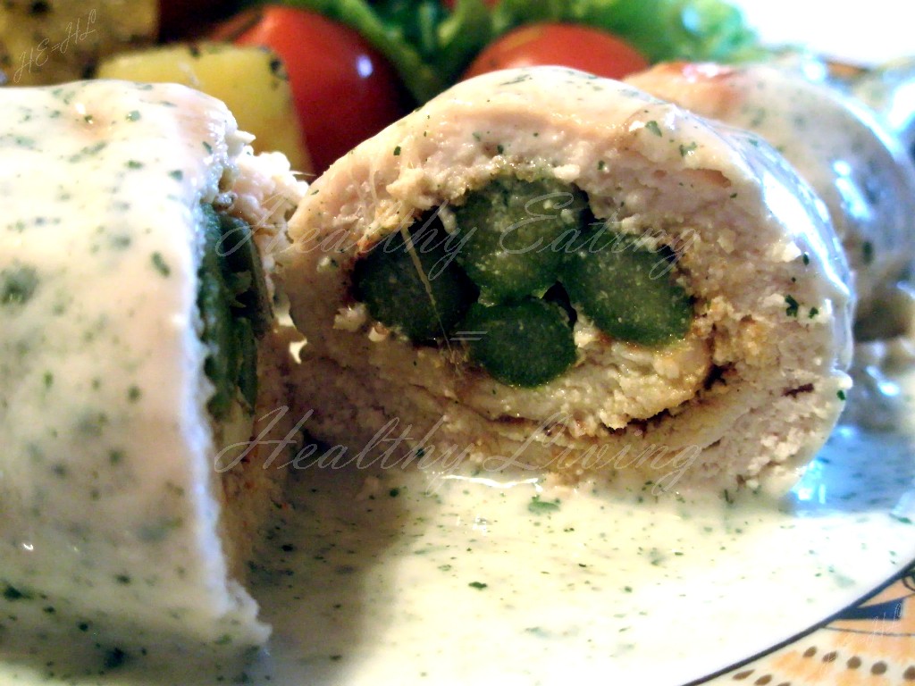 Rolls with green asparagus