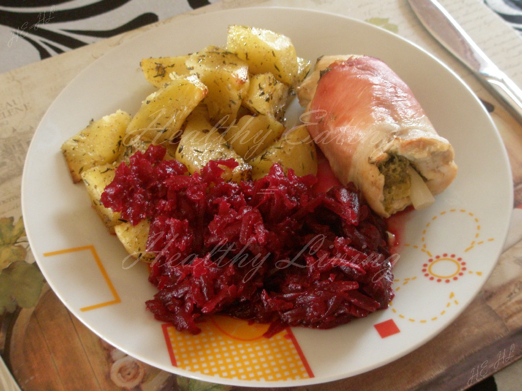 Rolls with asparagus and baked potatoes