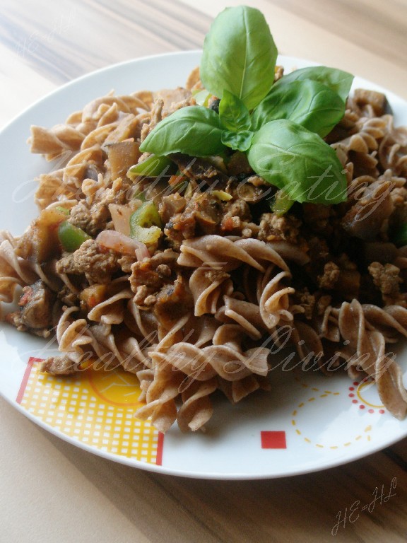 Spelt pasta with turkey and vegetables