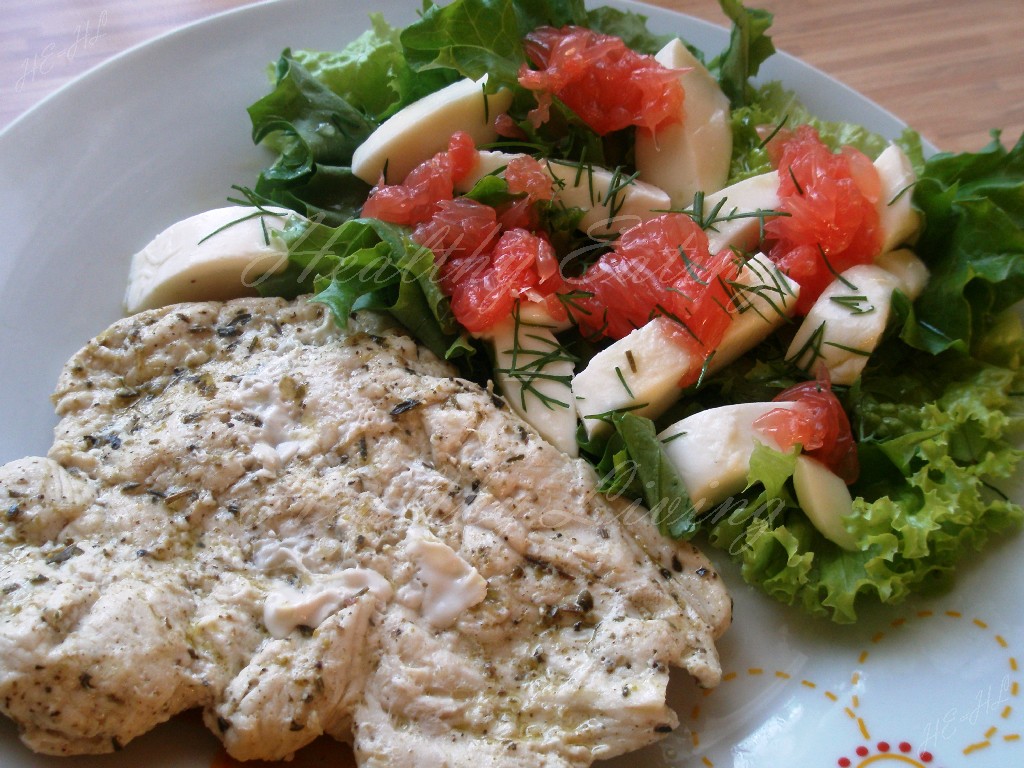 Chicken with grapefruit salad