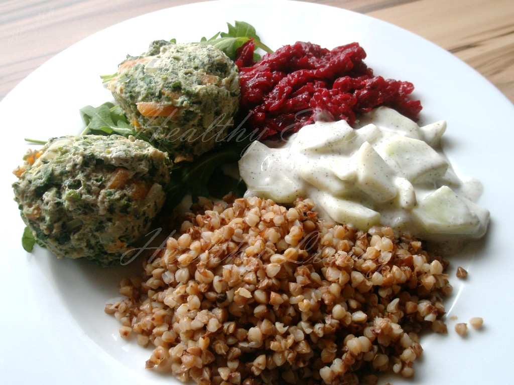 Meatballs with spinach and carrot