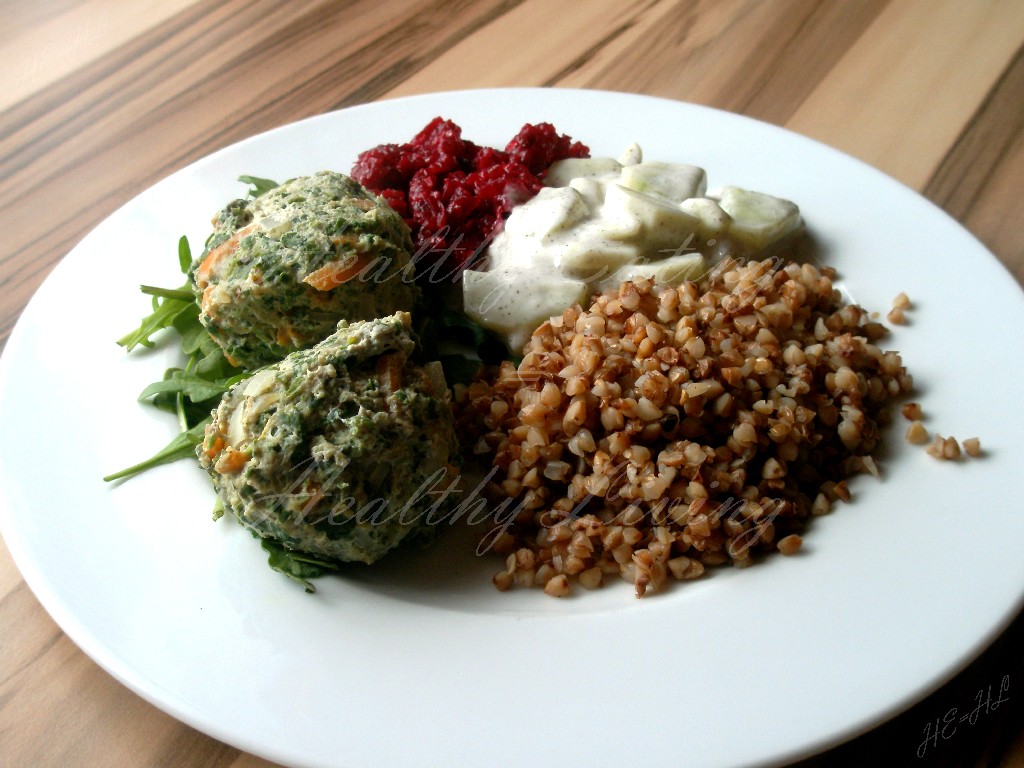 Meatballs with spinach and carrot