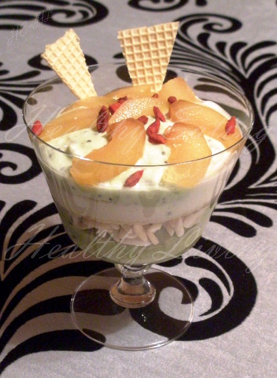 Sweet dessert with kiwi and mascarpone