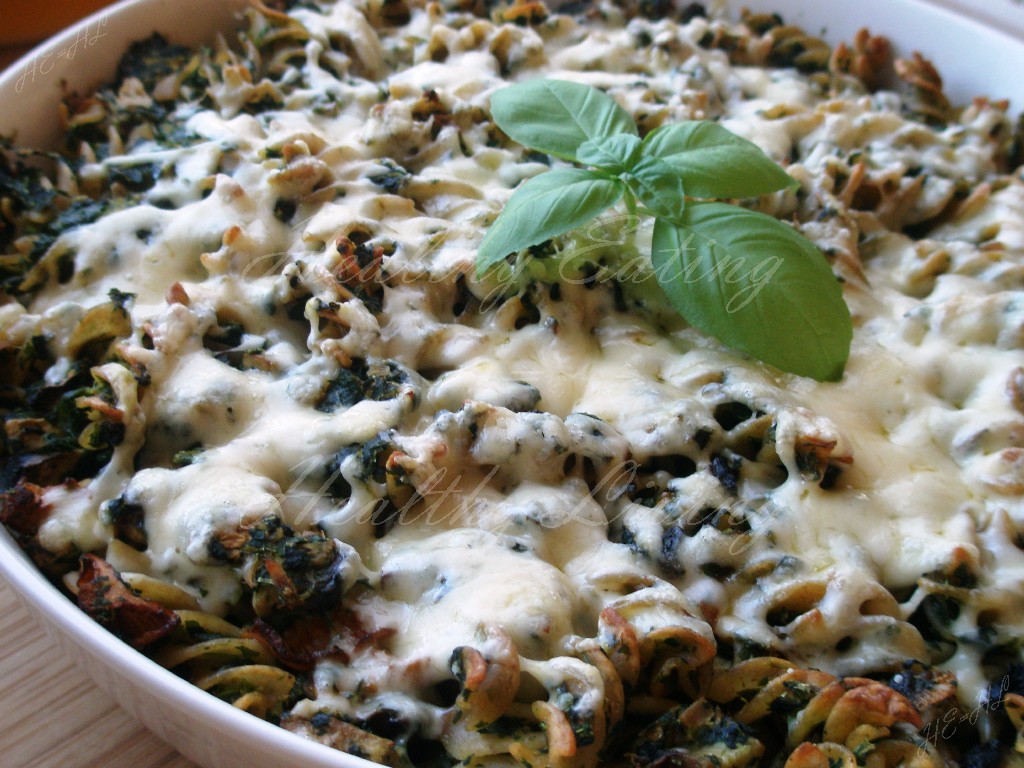 Pasta casserole with spinach and tuna