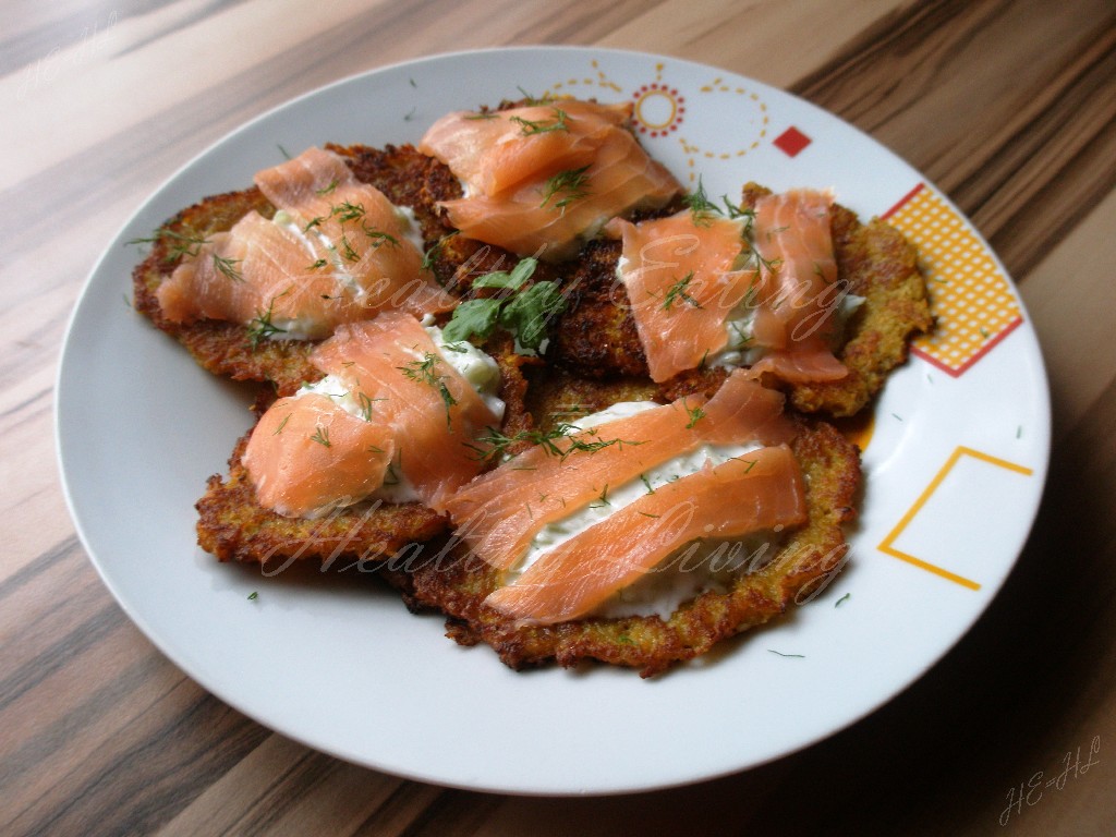 Fritters with salmon and cucumber-yogurt sauce
