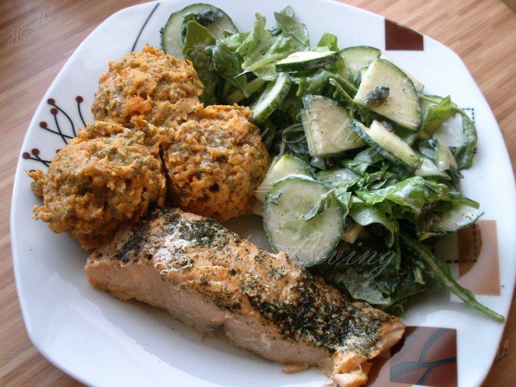 Baked salmon with mashed sweet potato