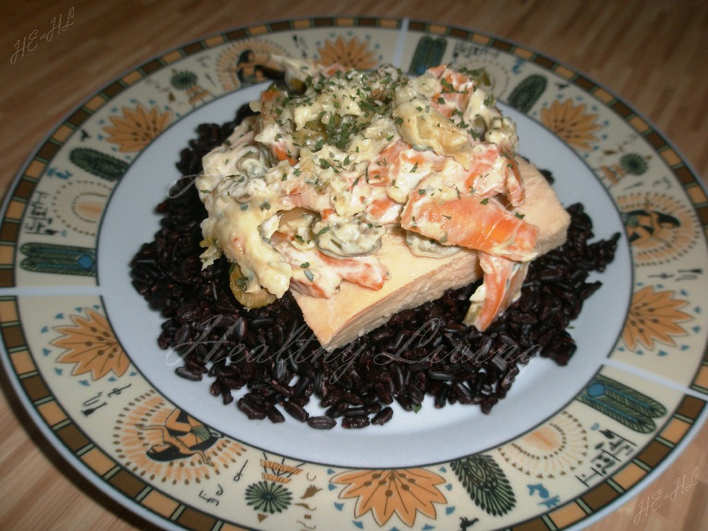 Black rice with tuna and vegetables