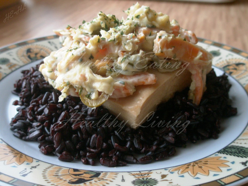 Black rice with tuna and vegetables