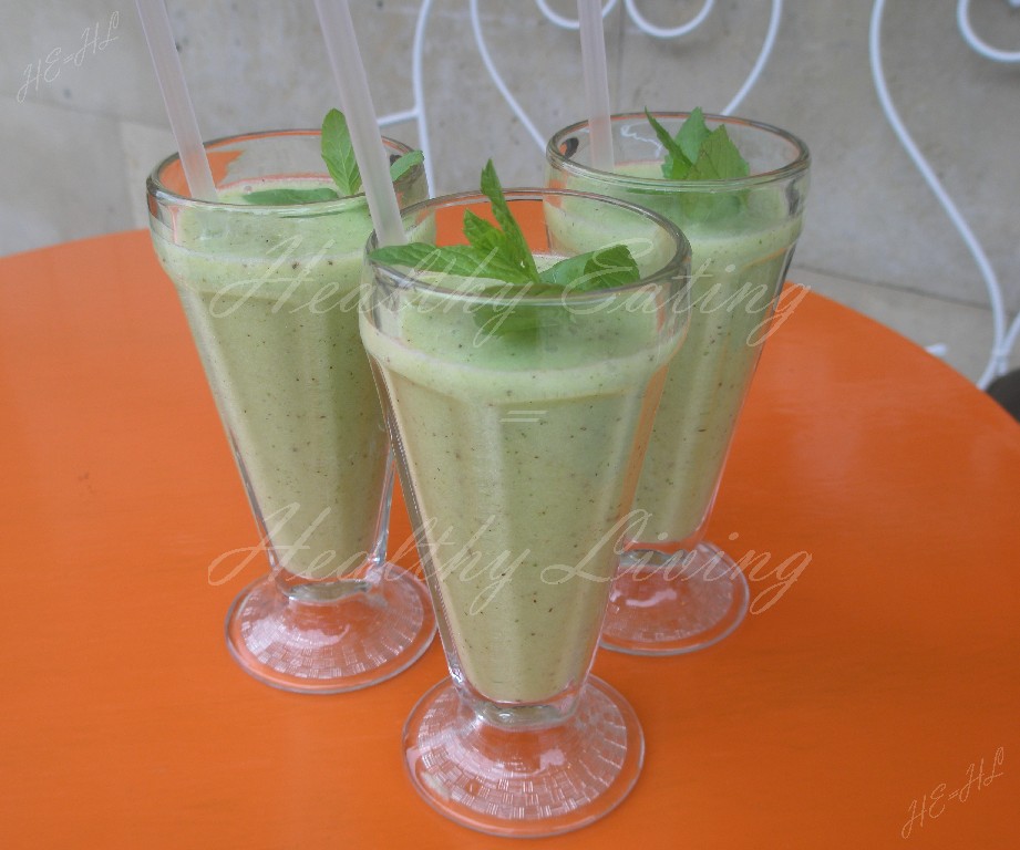 Smoothie with mint