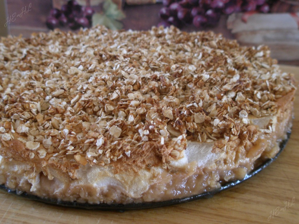 Apple pie with oat flakes