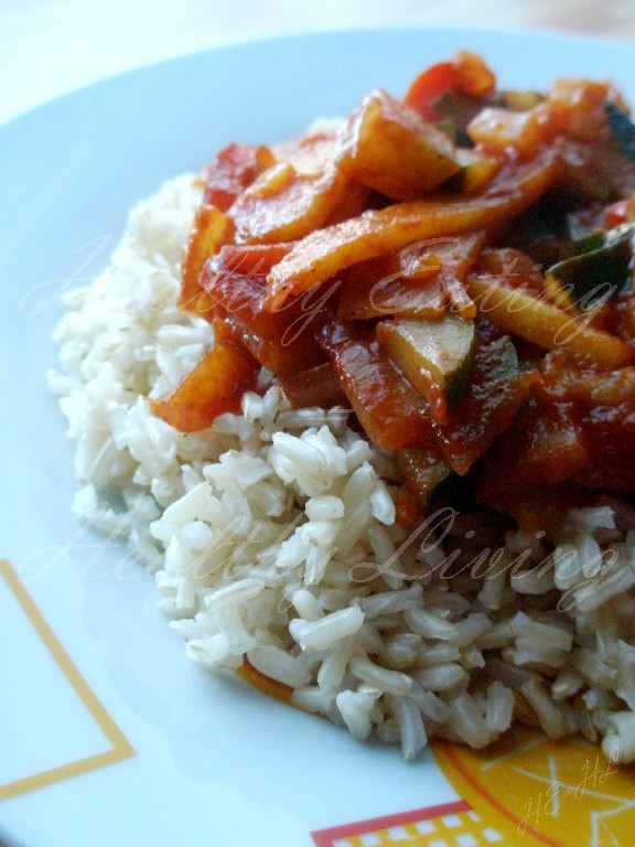 Vegetables stewed in soy sauce with bamboo shoots