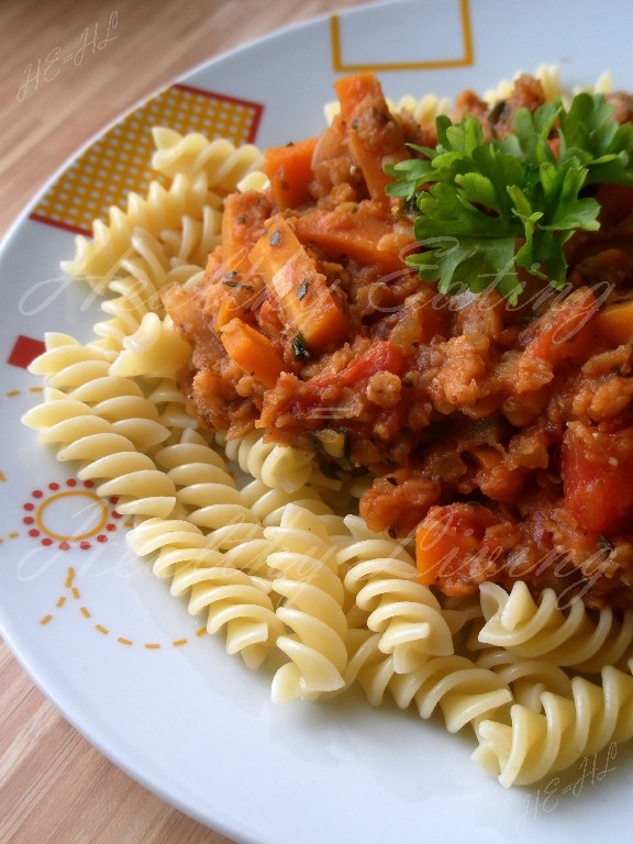 Pasta with red lentil sauce