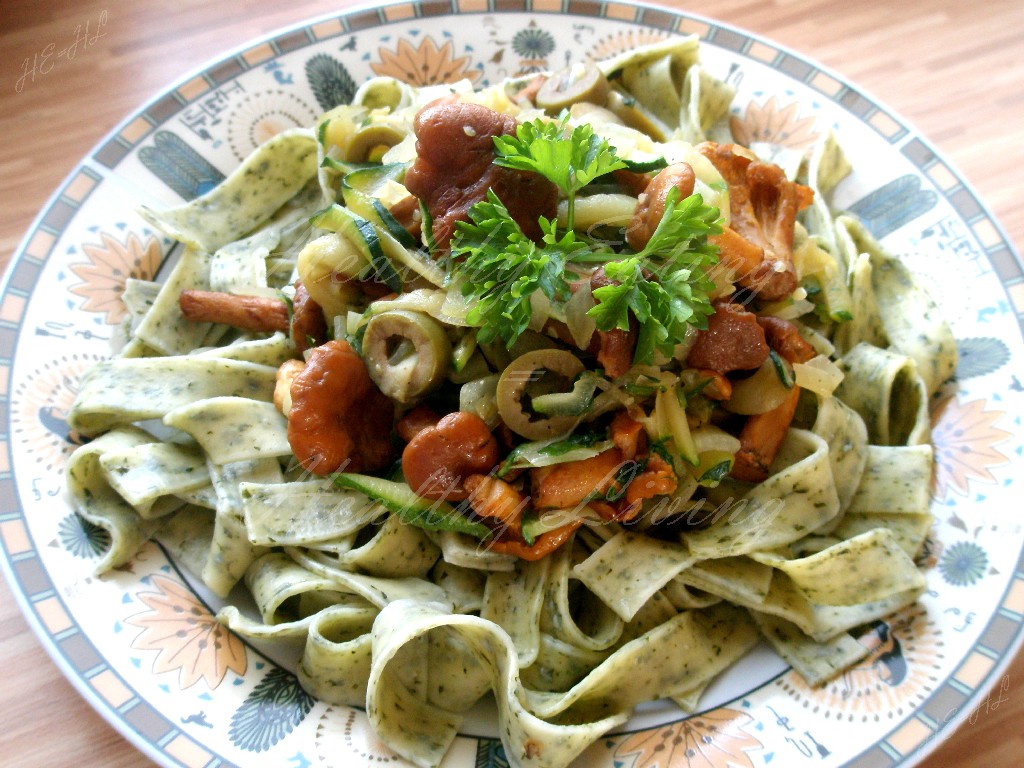 Pasta with chanterelle