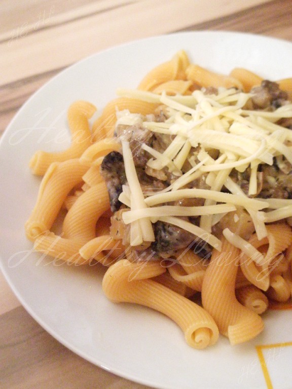 Pasta with pumpkin and mushrooms