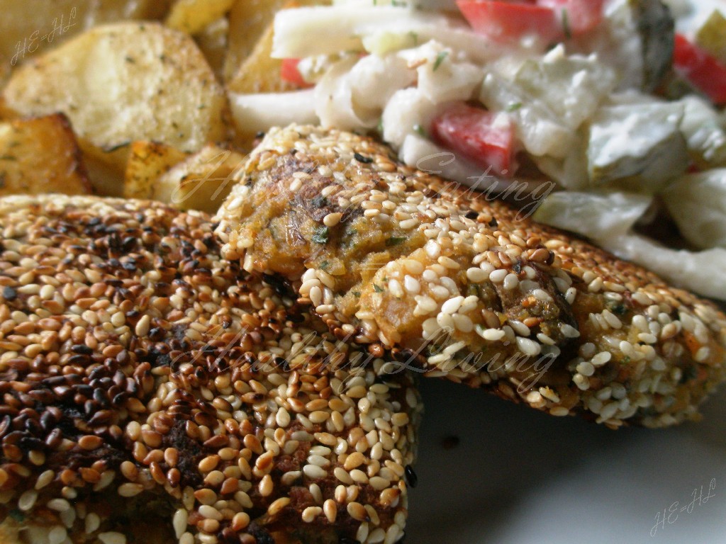 Chickpeas cutlets with kohlrabi salad