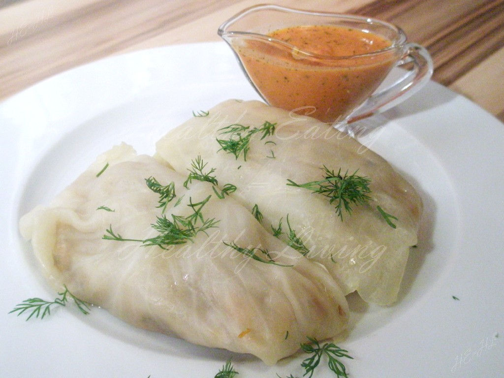 Cabbage stuffed with red lentils