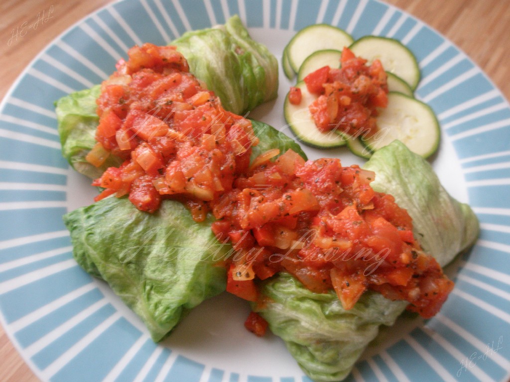 Meatless lettuce spring rolls