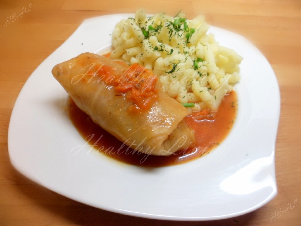 Stuffed cabbage with tomato sauce