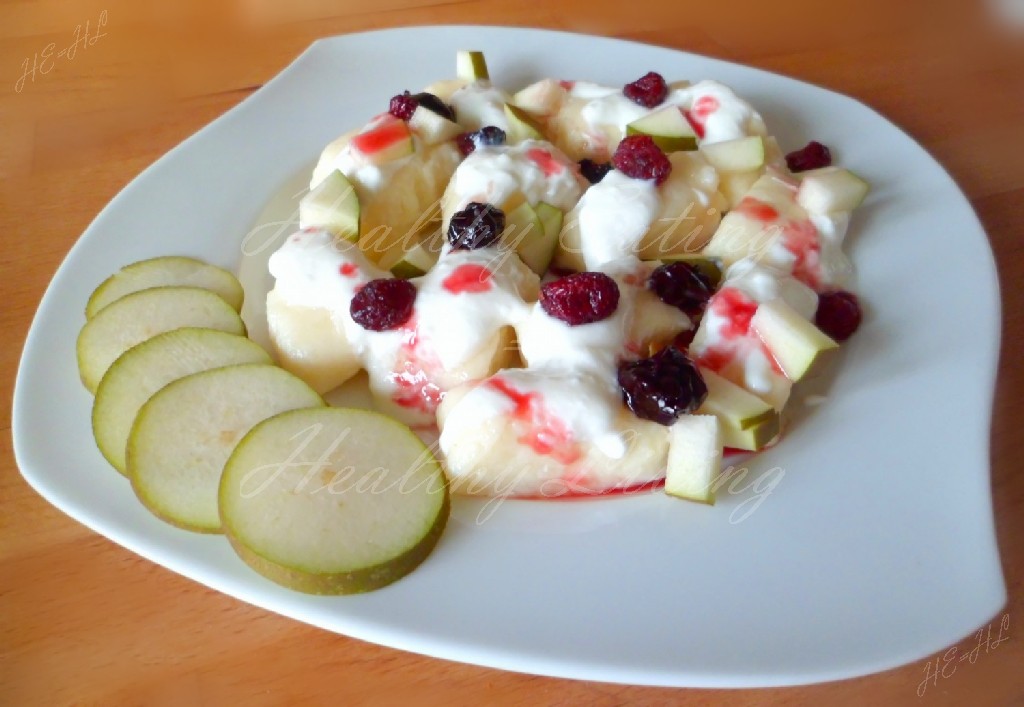 Quark-semolina gnocchi with fruits 