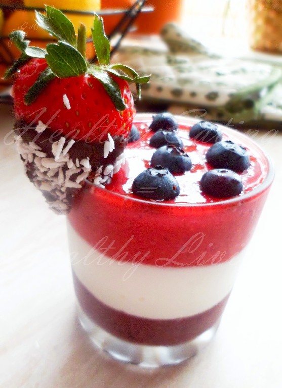 Strawberry-blueberry yogurt dessert