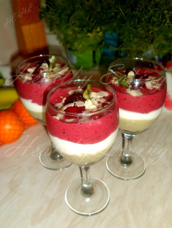 Light yogurt-fruit dessert