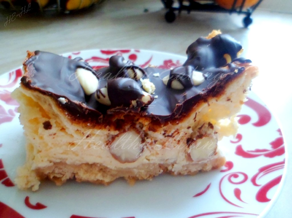 Chocolate cheesecake and cheesecake with almonds