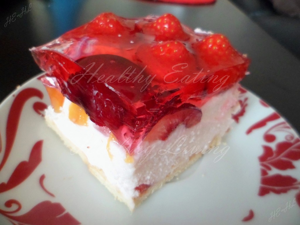 Cheesecake with strawberries