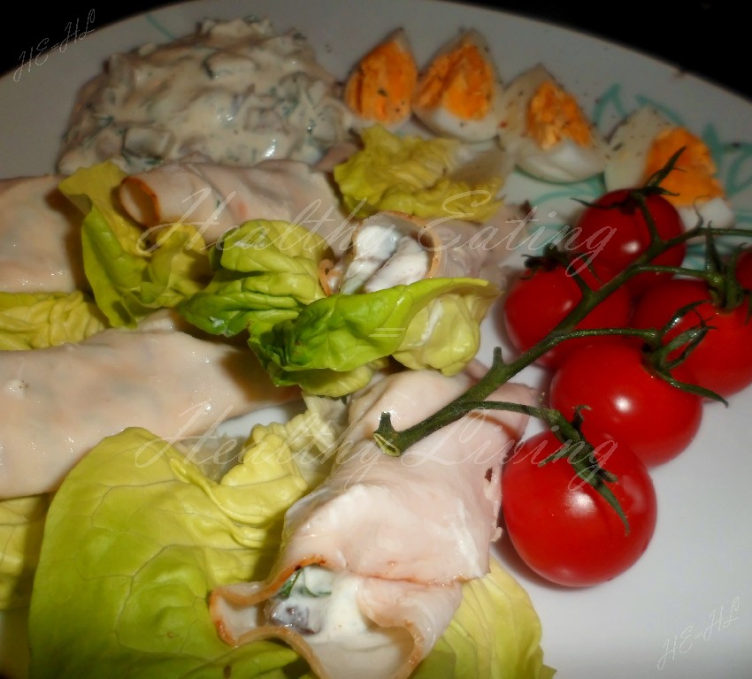 Poultry ham rolls in tatarian sauce on lettuce