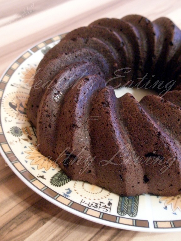 Cocoa bundt cake with beet