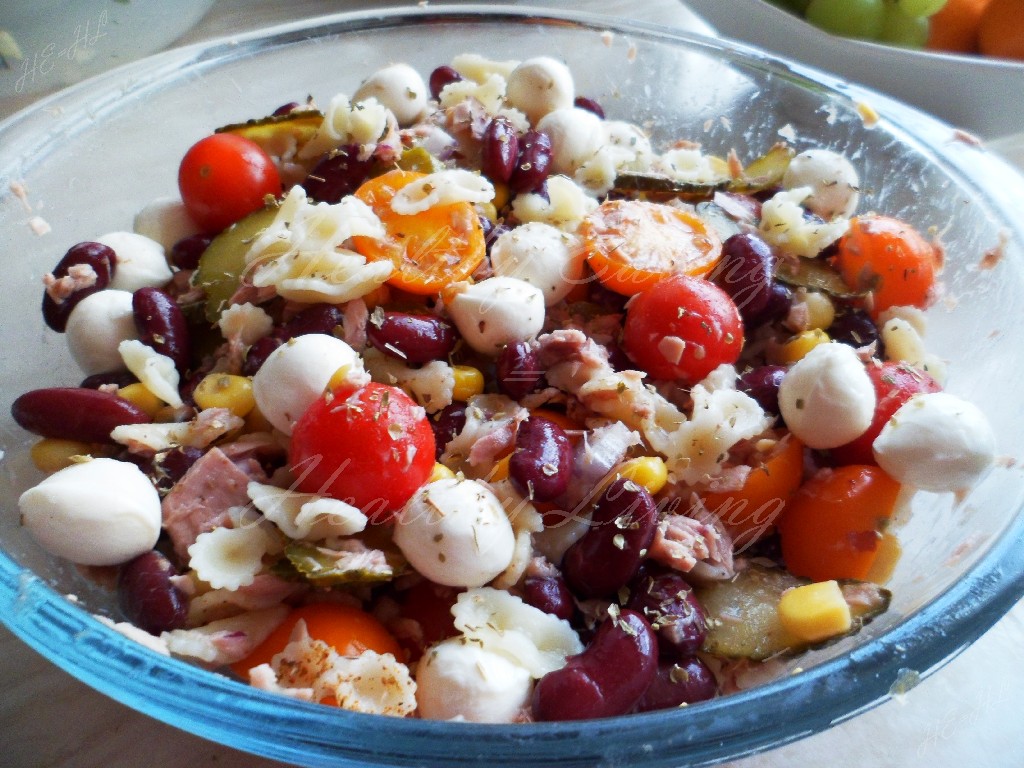 Salad with red beans, tuna, and pasta