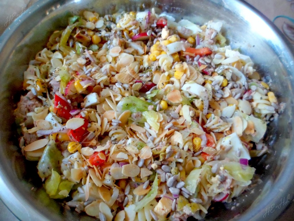 Tuna-fusilli salad