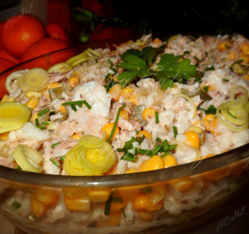 Rice salad with mackerel