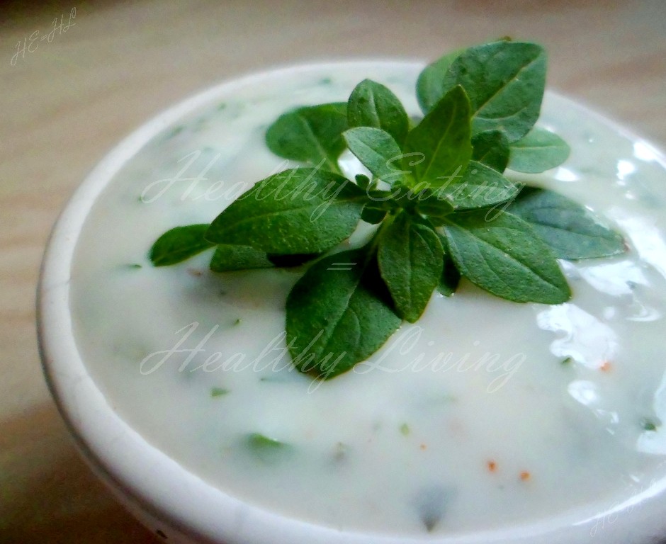 Herbal-yogurt sauce