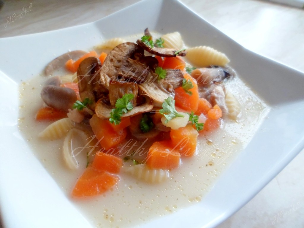 Mushroom soup with pasta