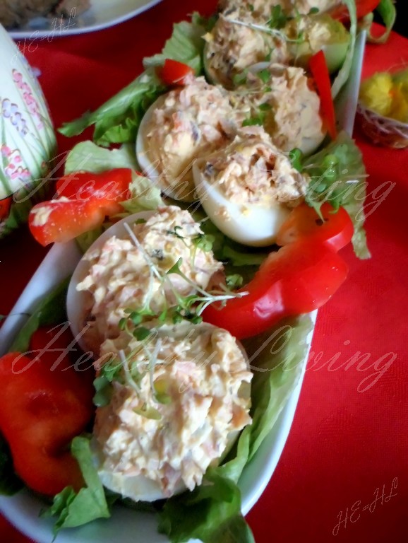 Eggs stuffed with salmon