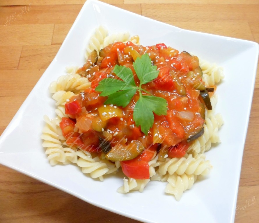 Spirelli with vegetable sauce