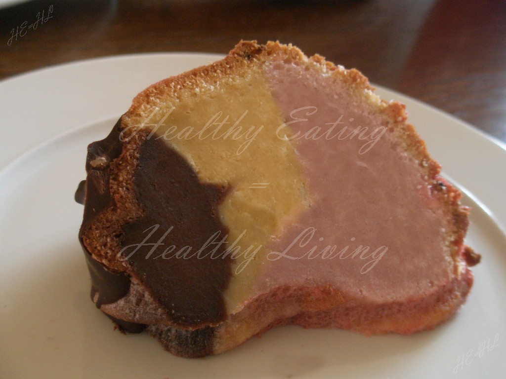 Tricolor bundt cake