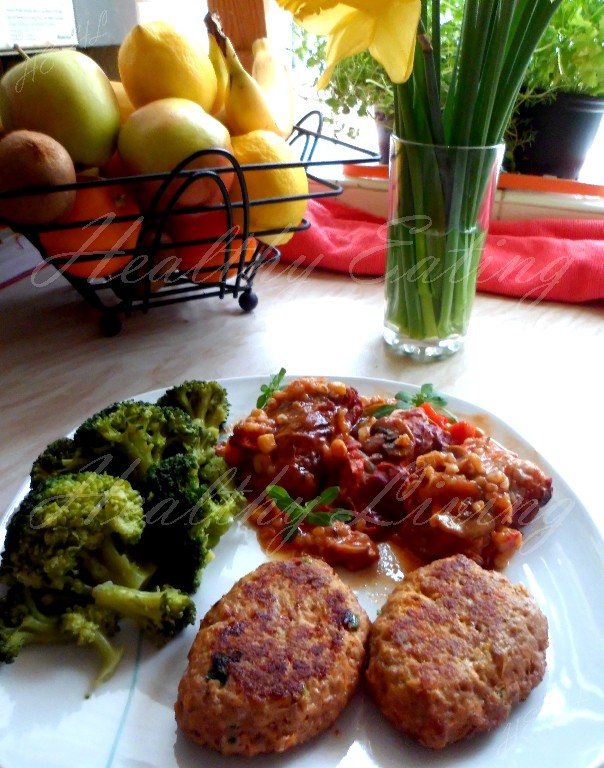 Chops with vegetarian cabbage rolls