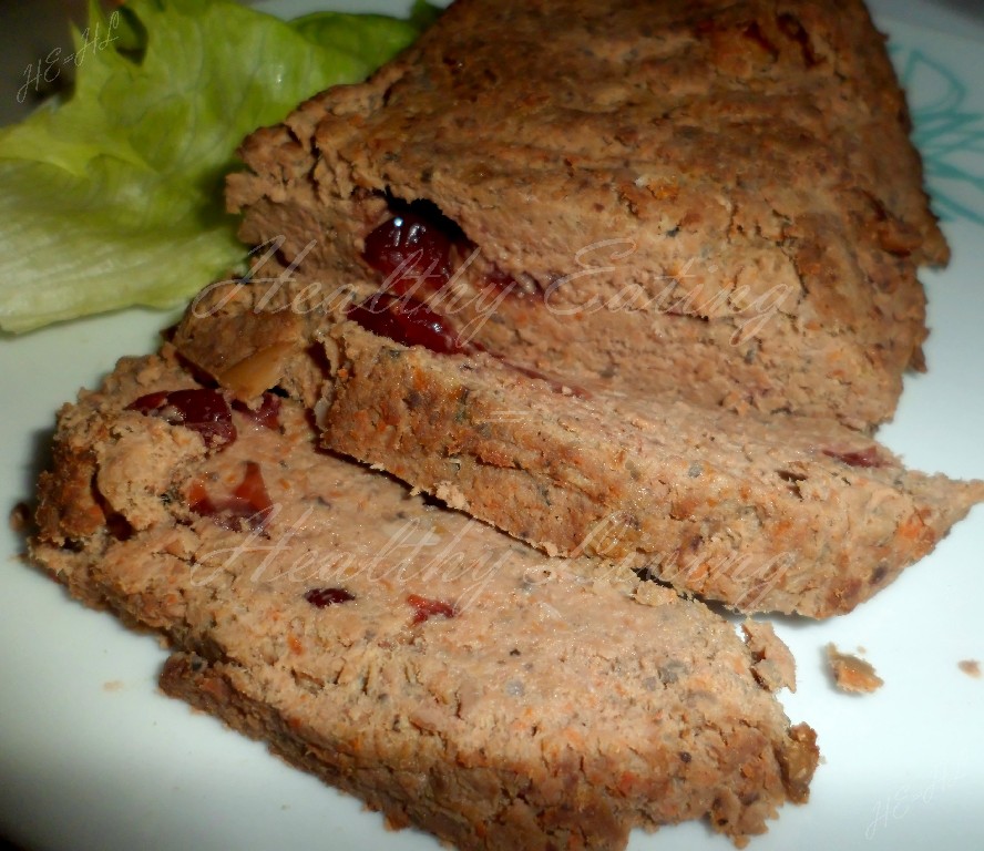 Poultry pâté with cranberry and sunflower seeds