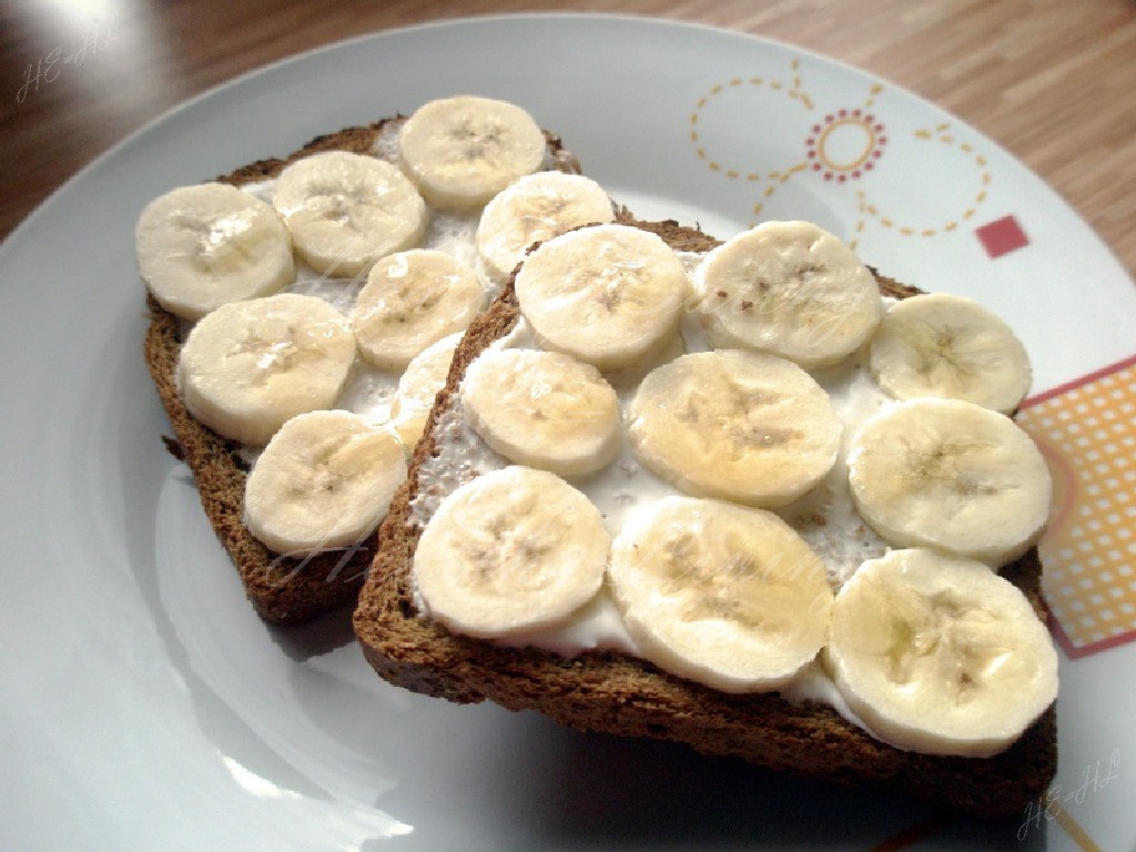 Banana toasts