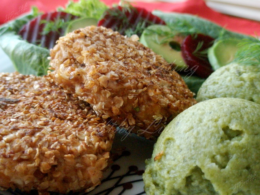 Fish cutlets in buckwheat flakes