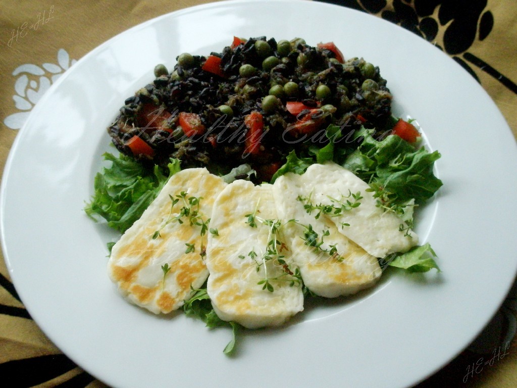 Grilled halloumi cheese with a nut-flavoured risotto