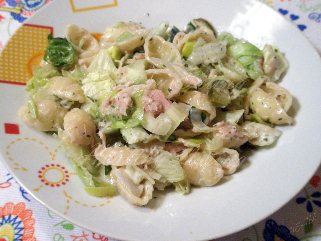 Leek-tuna salad with pasta