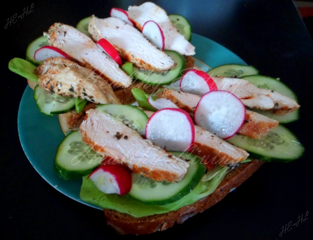 Sandwiches with roasted chicken