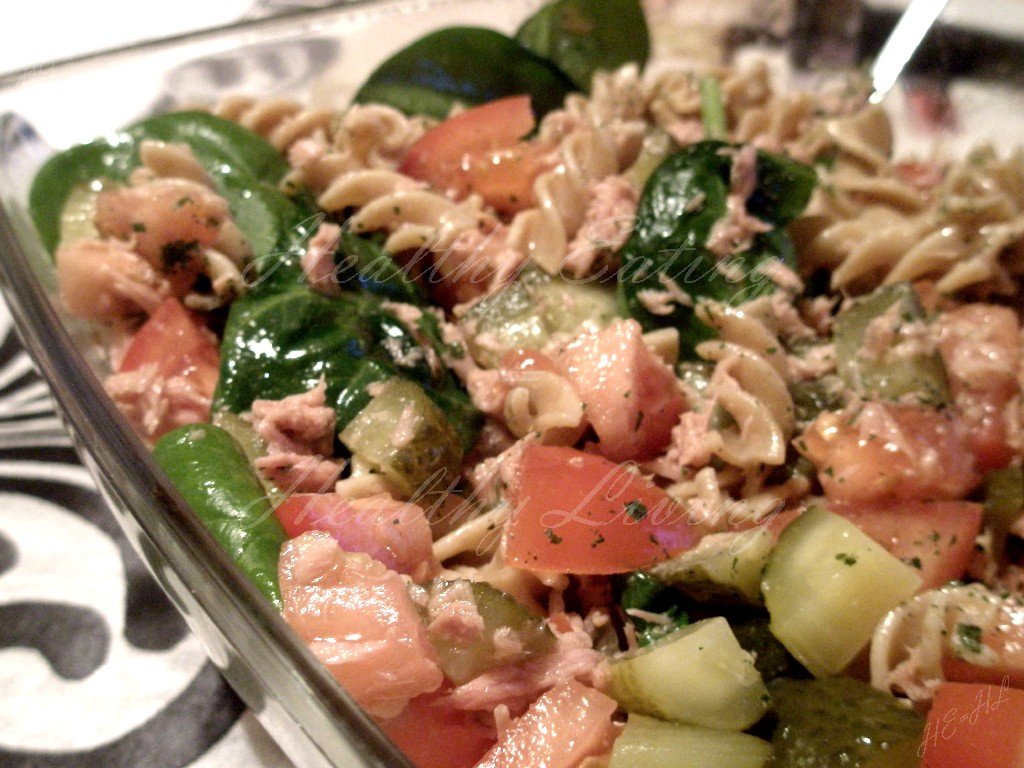 Pasta salad with spinach