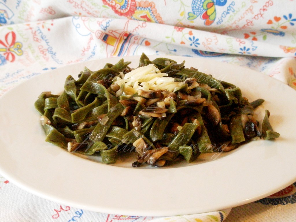 Pasta with sea algae