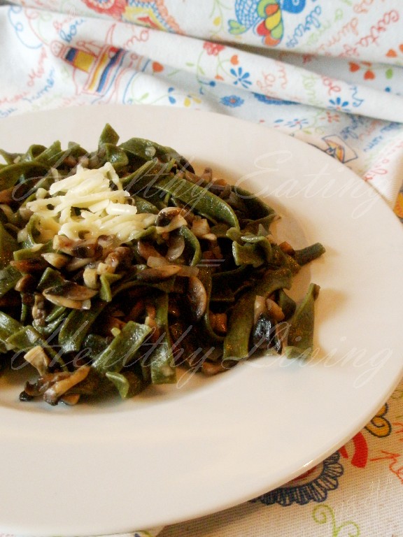 Pasta with sea algae